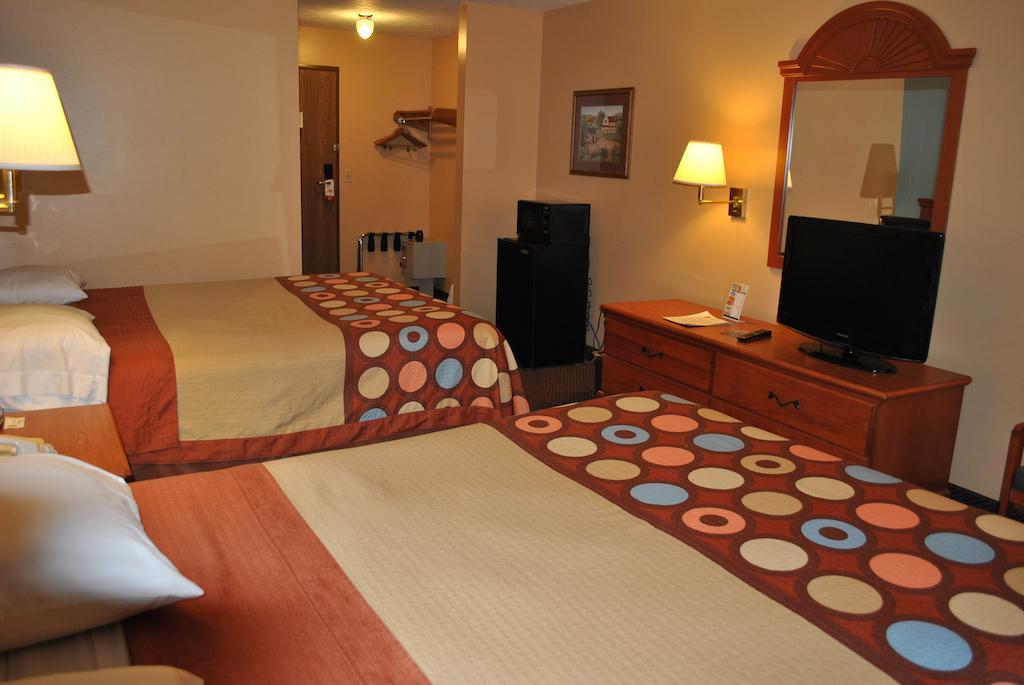Super 8 By Wyndham Shipshewana Hotel Cameră foto